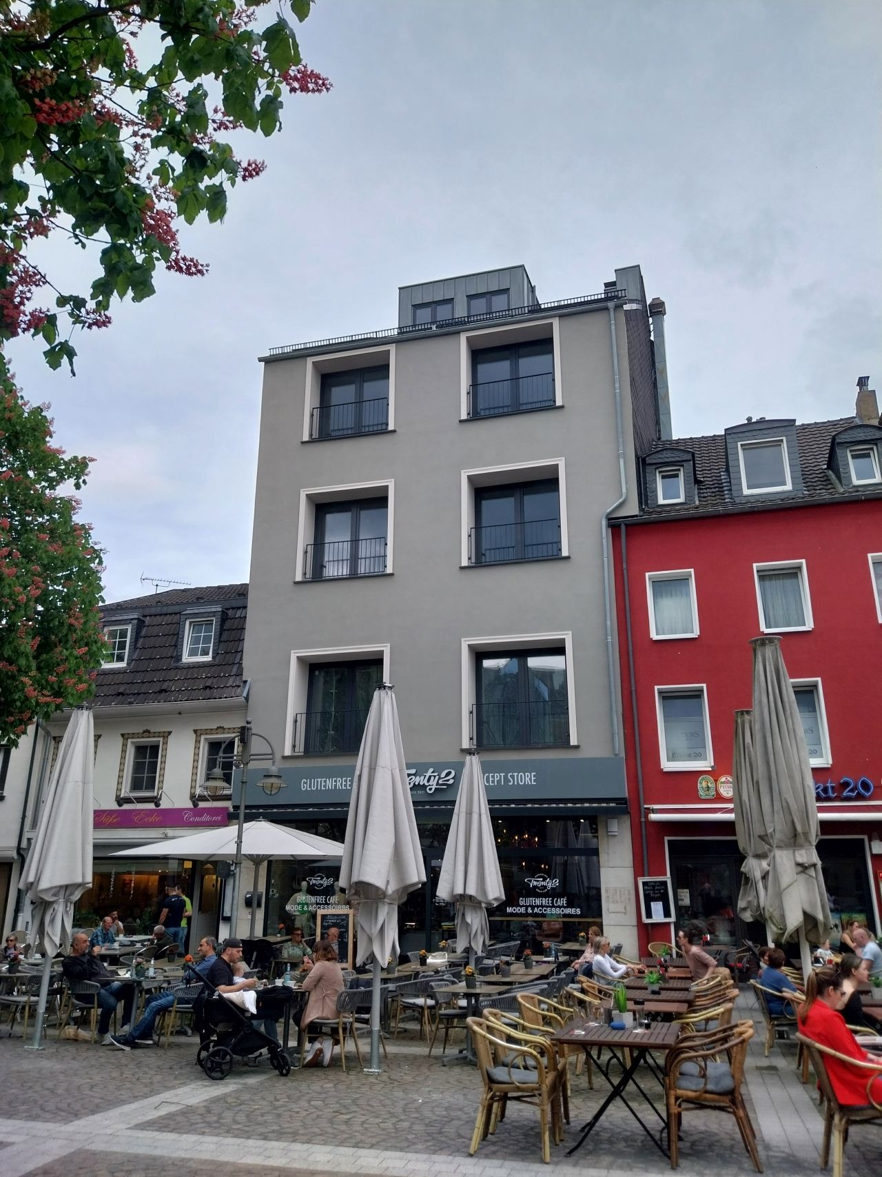 Conversion and Renovation of a Residential and Commercial Building, Brühl